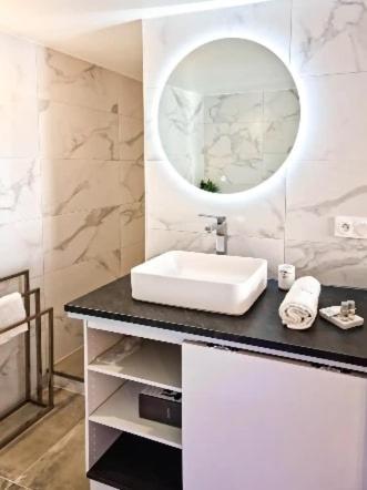Majord'Home Spa 4*-L'Elegance-Balneo Vieille Ville Annecy Exterior foto